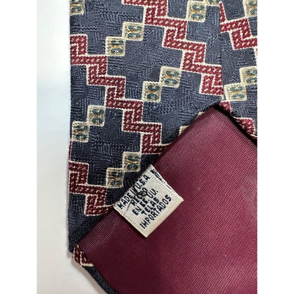 Claiborne Geometric Pattern Men's Silk Tie Red & Navy Vintage - Picture 5 of 5
